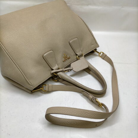 prada-beige-leather-hand-bag-830605