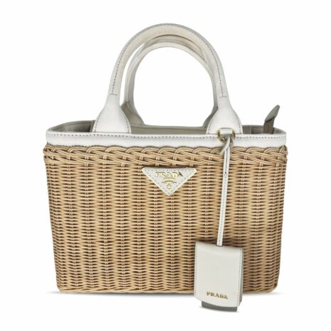 prada-picnic-1