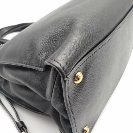 prada-saffiano-triple-pocket-nero-black-shoulder-bag-141387