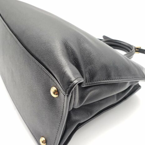 prada-saffiano-triple-pocket-nero-black-shoulder-bag-435949