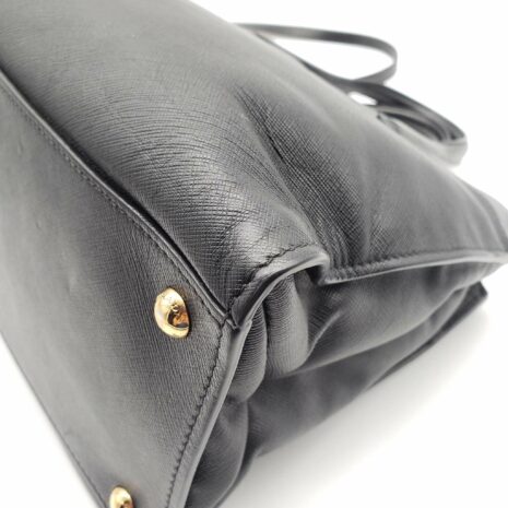 prada-saffiano-triple-pocket-nero-black-shoulder-bag-490188