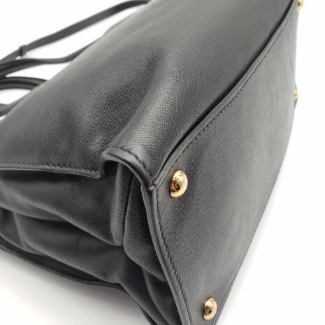 prada-saffiano-triple-pocket-nero-black-shoulder-bag-664953