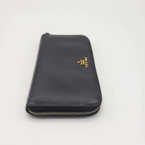 prada-saffiano-zippy-black-wallet-583016