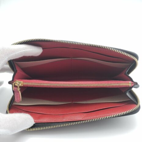 prada-saffiano-zippy-black-wallet-852446
