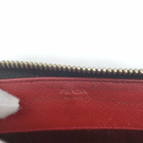 prada-saffiano-zippy-black-wallet-860610