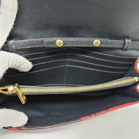prada-wallet-on-chain-shouldercrossbody-bag-951259