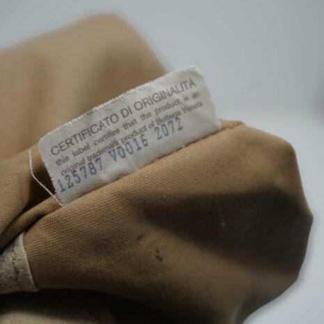 24CDC200-C20C-45D9-81A7-AD999869B4D2