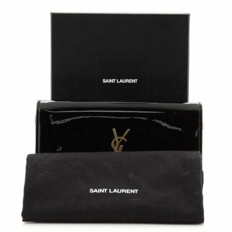 80954-1_20Saint_20Laurent_20Classic_20Monogram_20Wallet_20on_20C_2D_0003