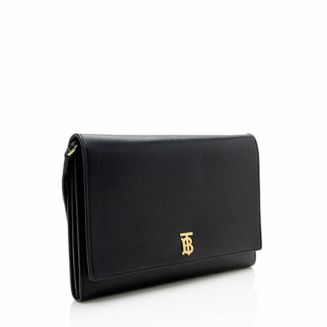 Burberry-Leather-Paxton-Crossbody-Bag_117317_right_angle_0_parent_92d47c1d-8d74-4707-9300-792f12350789 Burberry-Leather-Paxton-Crossbody-Bag_117317_right_angle_0_parent_92d47c1d-8d74-4707-9300-792f12350789