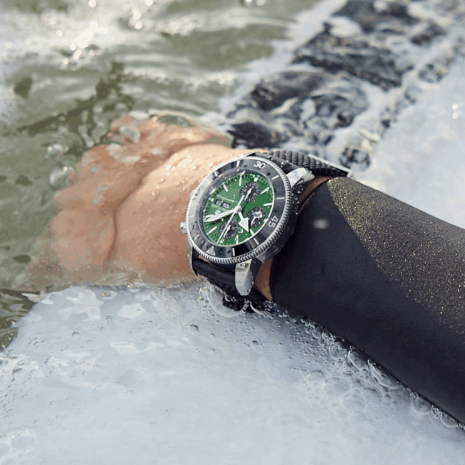 a13313121l1s1-superocean-heritage-chronograph-44-on-wrist_5441ba33-34d6-407c-ae8a-9cc5d42c14a7