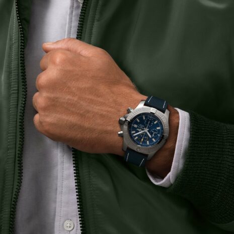 a13317101c1x1-avenger-chronograph-45-on-wrist