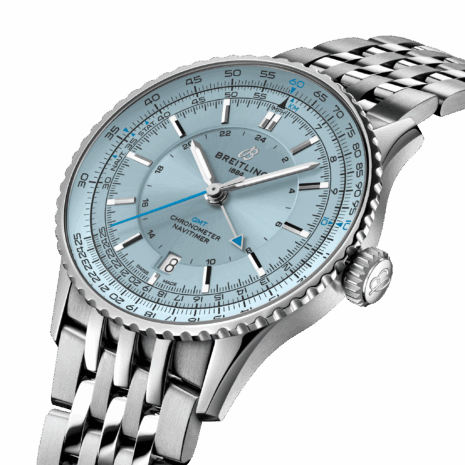 a32310171c1a1-navitimer-automatic-gmt-41-three-quarter