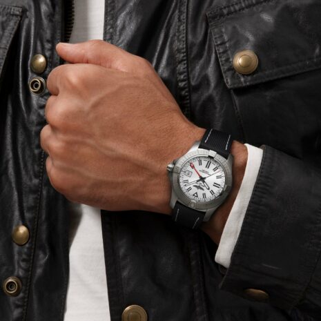 a32397101a1x1-avenger-automatic-gmt-43-on-wrist