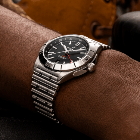 a32398101b1a1-chronomat-automatic-gmt-40-on-wrist