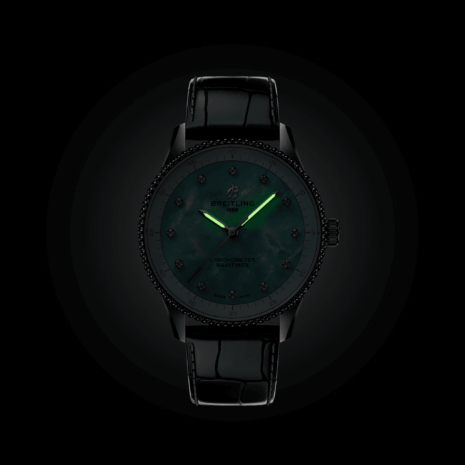 a77320171c1p1-navitimer-32-lumes