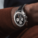 ab0138211b1p1-navitimer-b01-chronograph-43-on-wrist