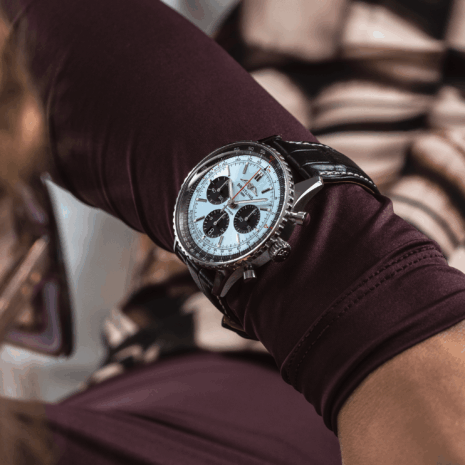 ab0138241c1p1-navitimer-b01-chronograph-43-on-wrist