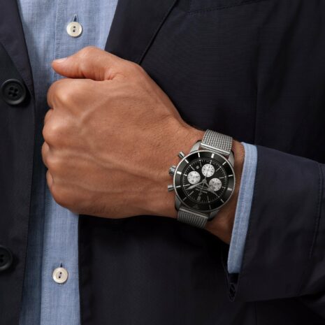ab0162121b1a1-superocean-heritage-b01-chronograph-44-on-wrist