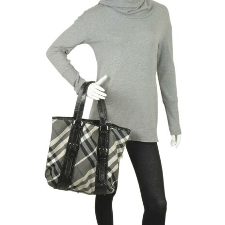 burberry-nova-check-grey-and-black-patient-leather-tote176269-greyxblack-canvas-tote-1-0-960-960_c5cc25a7-419f-4322-9f10-66d6d51e125d