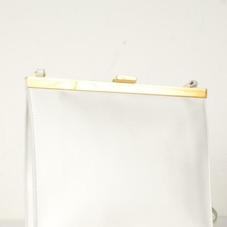 celine-cross-body-white-leather-shoulder-bag-1-0-960-960_8d8e3569-69ed-4ba3-9f9a-88c58c29b6e3