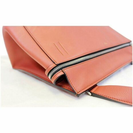 celine-edge-smooth-calfskin-leather-shoulder-bag-1-0-960-960_e194d337-5959-4b4f-9815-0eb0a5d881ff