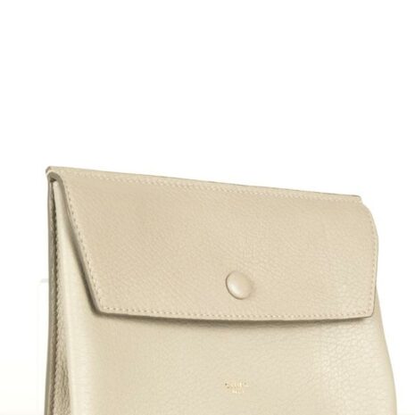 celine-pouch-taupe-leather-clutch-1-0-960-960_4c86dc86-e2ae-4962-9602-fe4c6d379a05