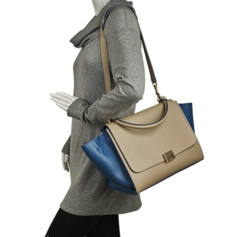celine-trapeze-large-blue-and-tan-129721-bluextan-leather-satchel-1-0-960-960_a1256d7a-d8f1-4d12-9376-3768bfcea535