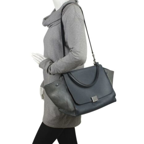 celine-trapeze-medium-leather-and-suede-156496-blue-leatherxsuede-shoulder-bag-1-0-960-960_1fb6573c-62ef-45e2-ad6a-72b644d915aa