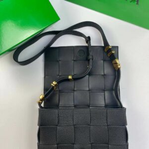 BOTTEGA VENETA Cassette Intrecciato grained leather shoulder bag black