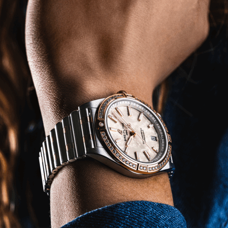u10380591a2u1-chronomat-automatic-36-on-wrist